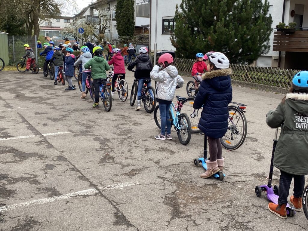 Radhelden an der Burgschule - Training mit dem Fahrrad