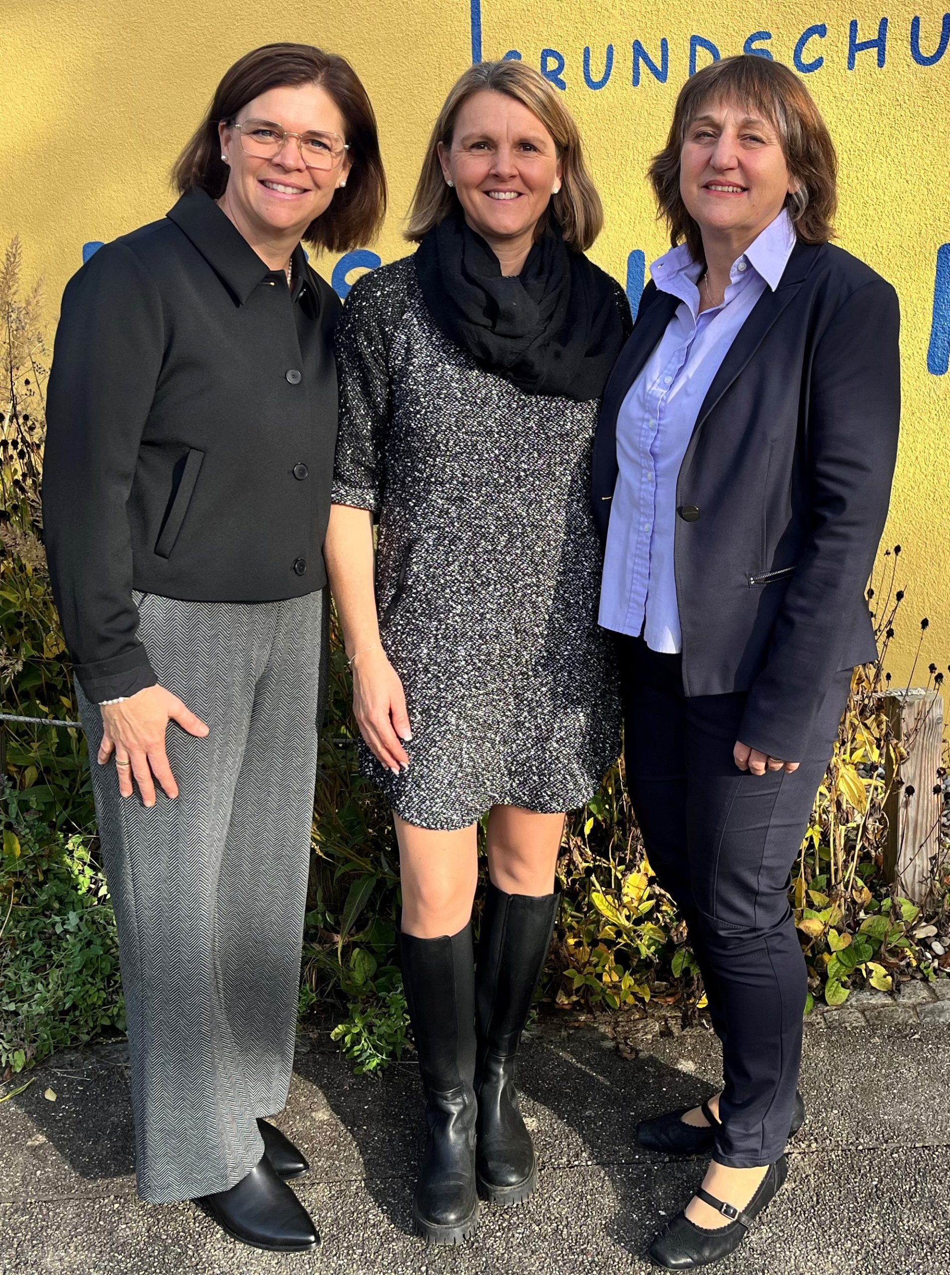Frau Fuhrmann (Schulleitung), Frau Schoebel (Sekretariat), Frau Treiber (stv. Schulleitung)